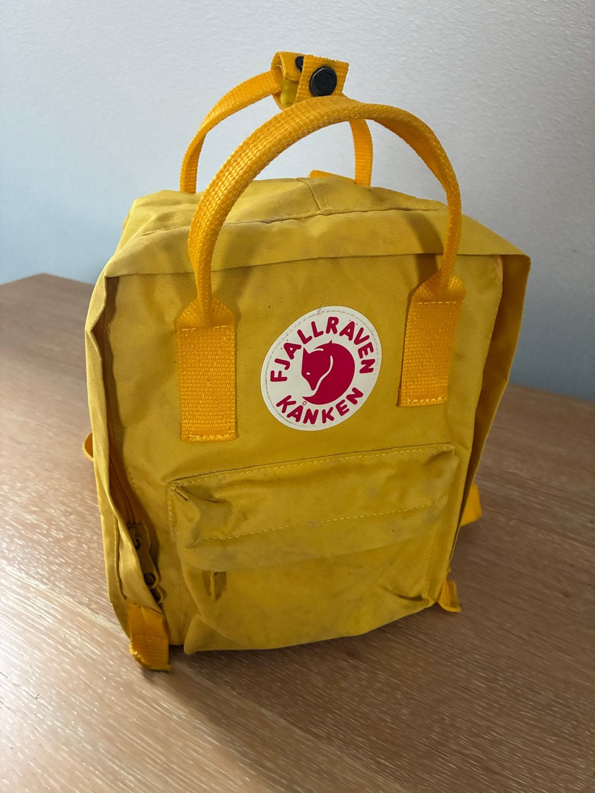 Fjallraven Kanken rugzak geel 25x22cm, Sieraden, Tassen en Uiterlijk, Tassen | Rugtassen, Overige merken, Gebruikt, Minder dan 30 cm