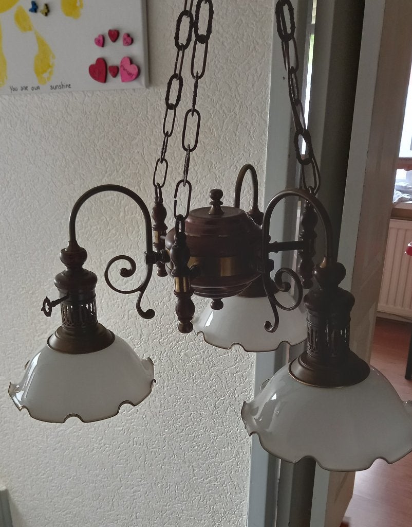 klassieke bruine hanglamp met 3 glazen kapjes, Ophalen, Gebruikt, Klassieke, Overige fittingen