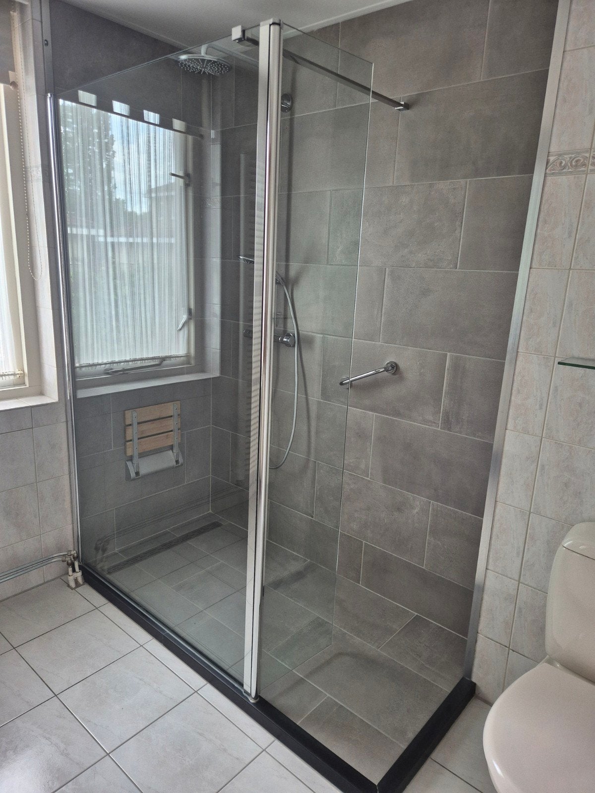 Glazen douchecabine en Grohe doucheset + evt stoeltje, Ophalen, Zo goed als nieuw, Douche