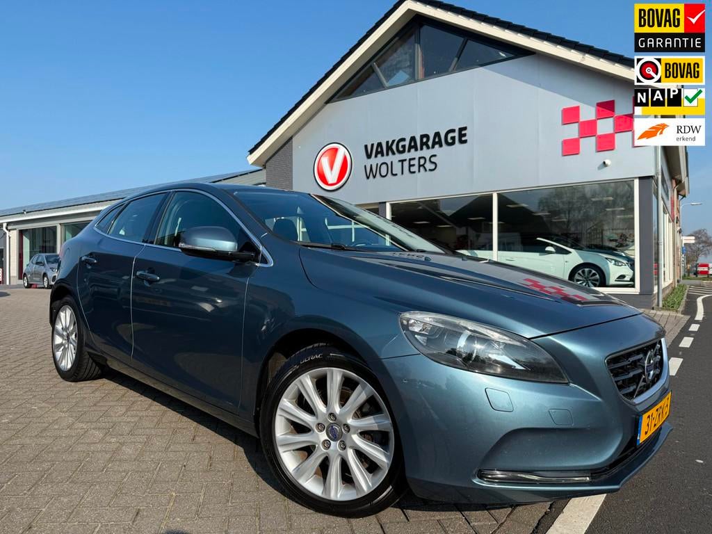 Volvo V40 1.6 T3 Summum RIJKLAARPRIJS!, Voorwielaandrijving, Stof, Gebruikt, Zwart