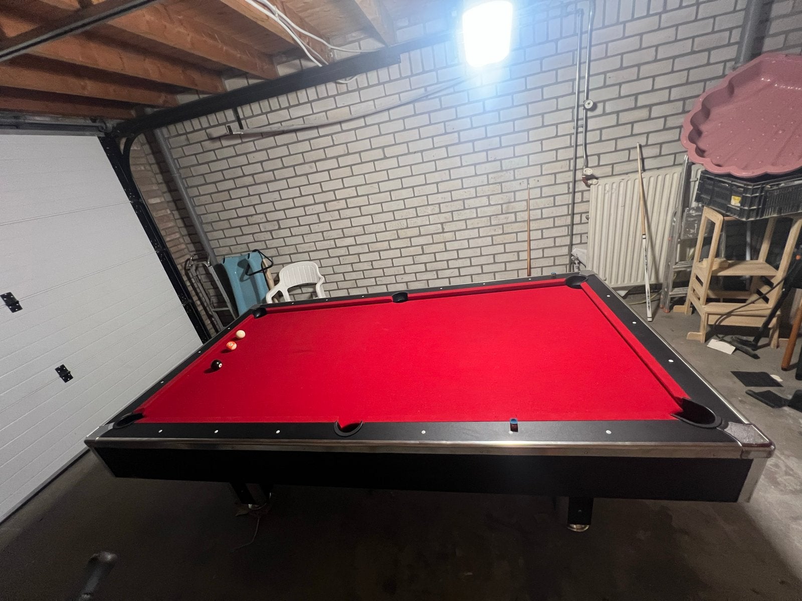 Pooltafel met rood laken, Ophalen of Verzenden, Gebruikt, Pooltafel