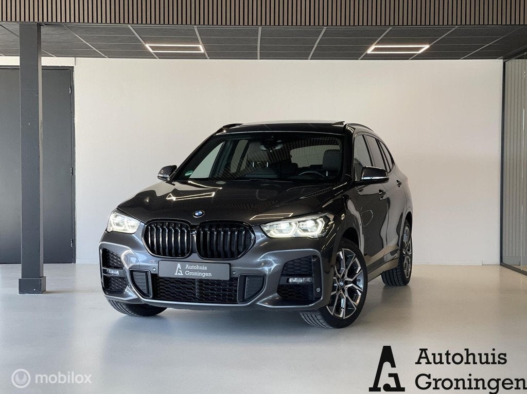 BMW X1 xDrive25e M Sport | Head-Up | Pano | Trekhaak | Plug-, Auto's, BMW, Gebruikt, Vierwielaandrijving, Hybride Elektrisch/Benzine