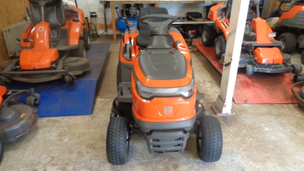 in opdracht te verkopen zgan husqvarna zitmaaier met vangbak