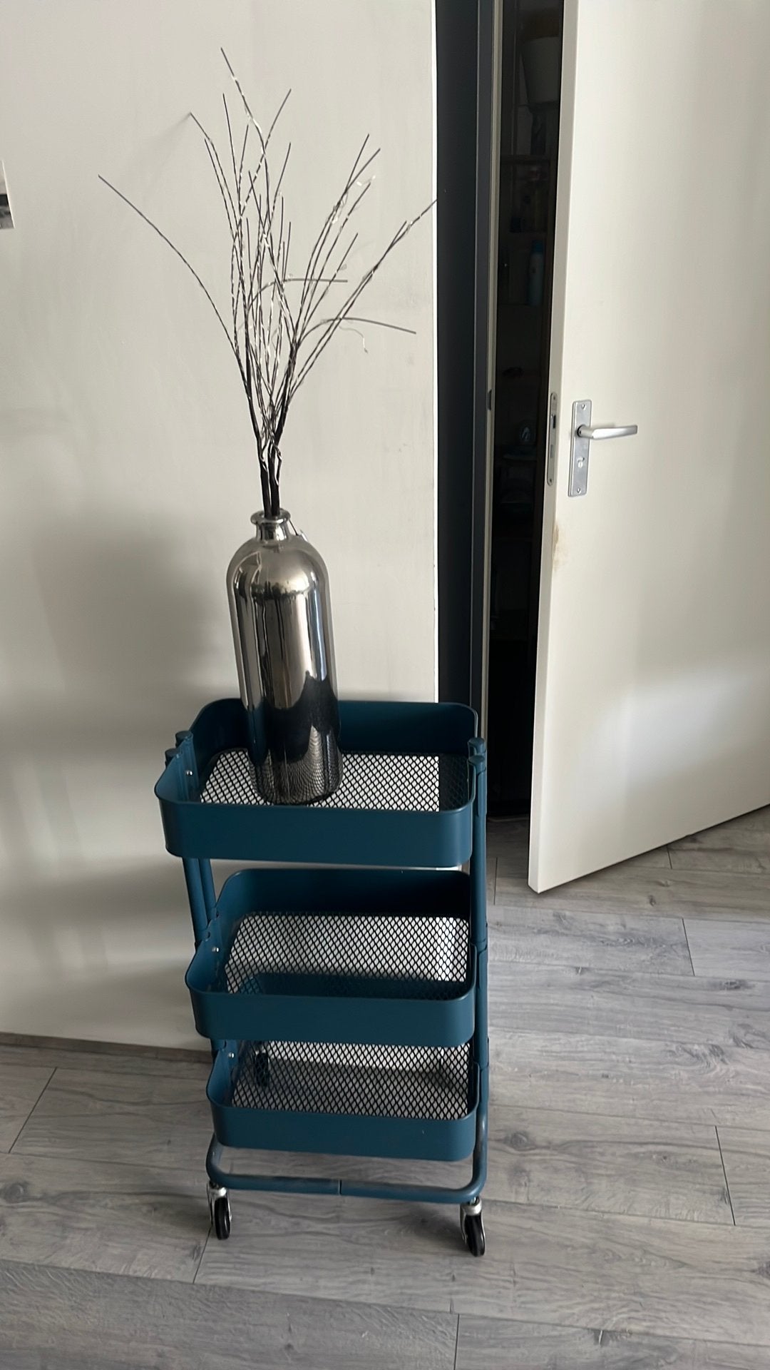 Ikea Raskog trolley petrol + flesvaas (nwpr € 85), Ophalen, Gebruikt, Blauw, Metaal