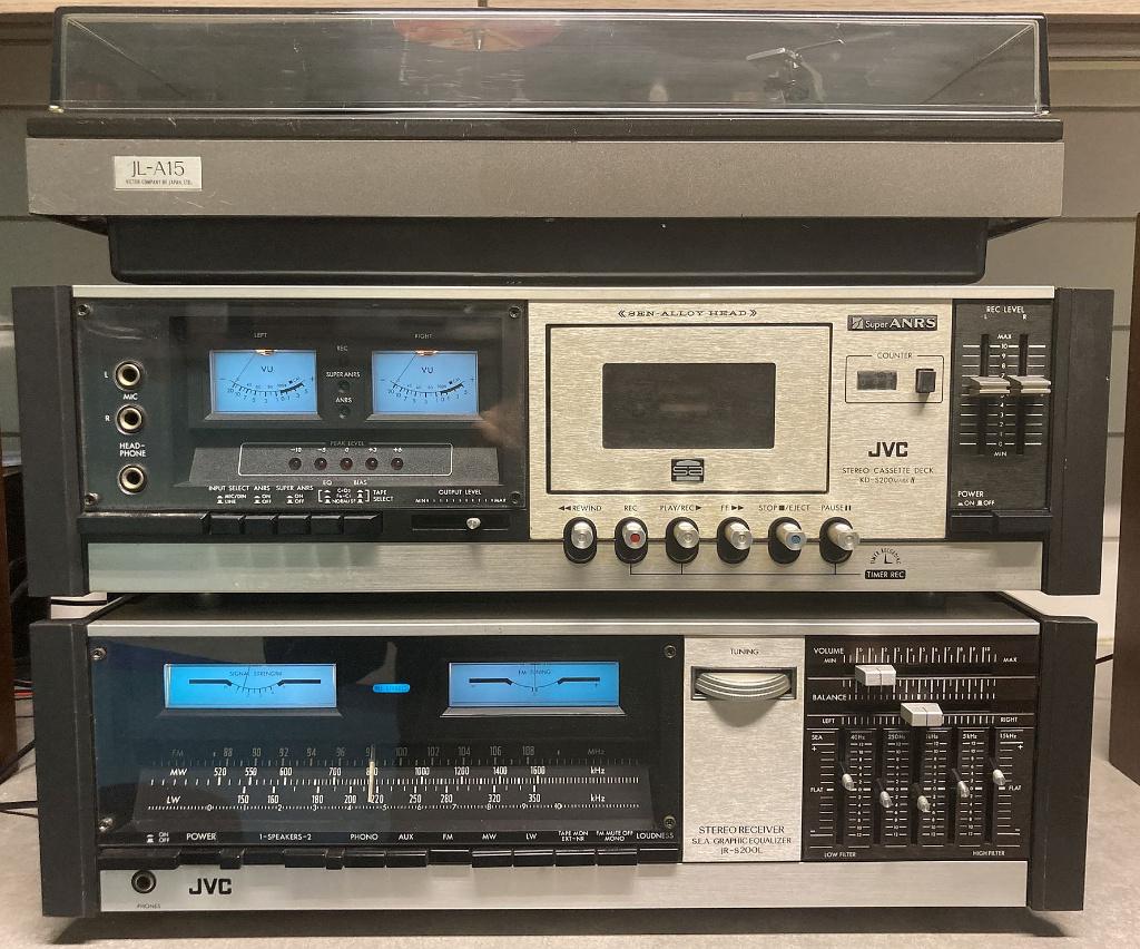 JVC set met receiver - cassettedeck en platenspeler, Ophalen, Gebruikt, Tuner of Radio, JVC