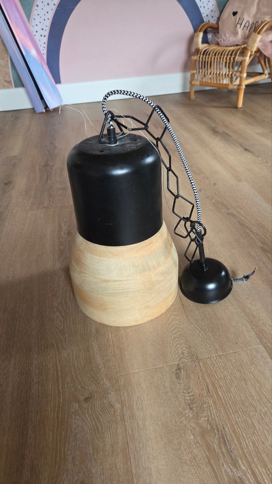 Zwarte hanglamp met houten accent, Ophalen, Gebruikt, Modern, Scandinavisch, E27 (groot)