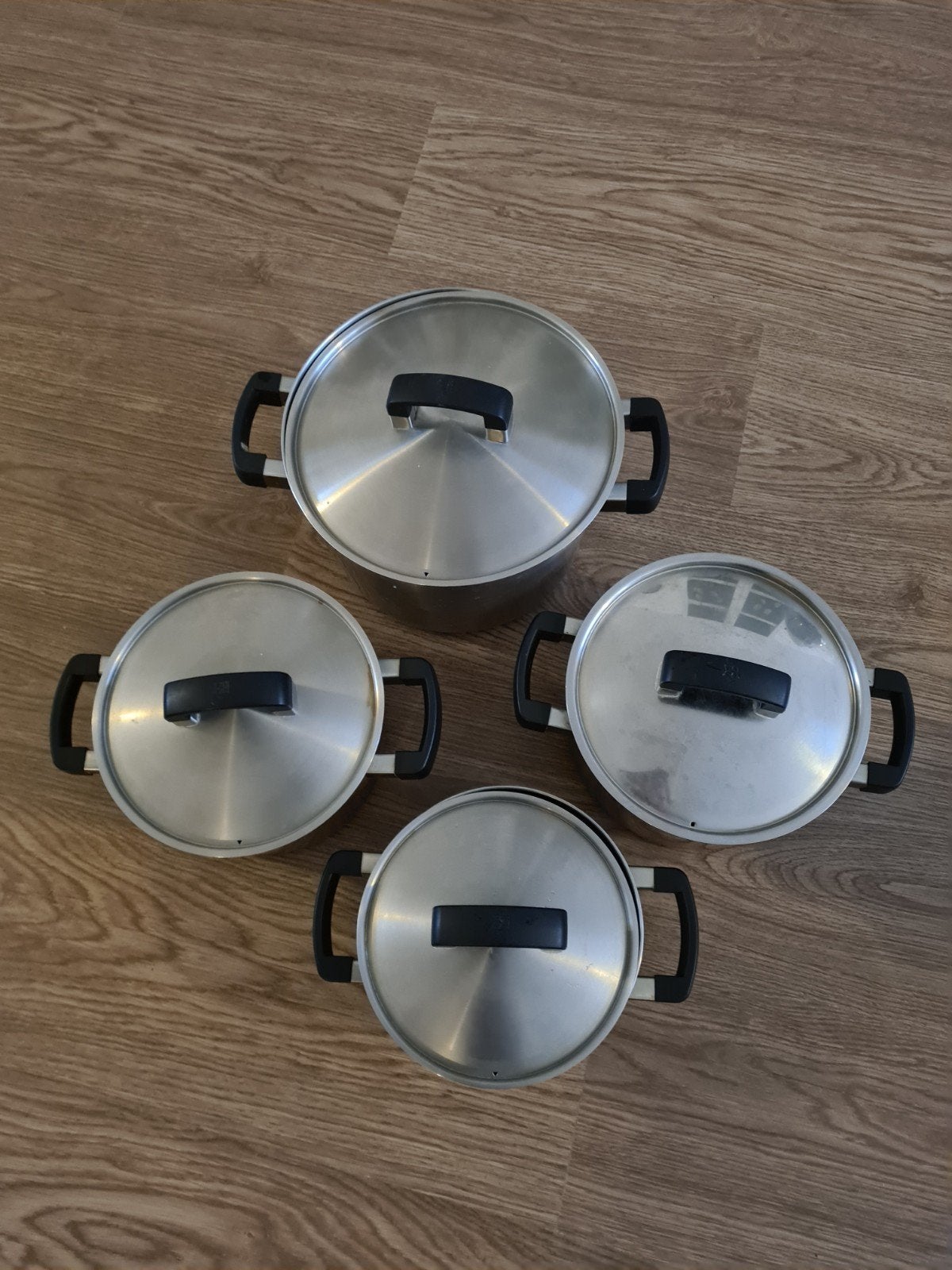 BK Pannenset - 4 RVS Kookpannen met Deksel, Ophalen, Gebruikt, Met deksel, BK