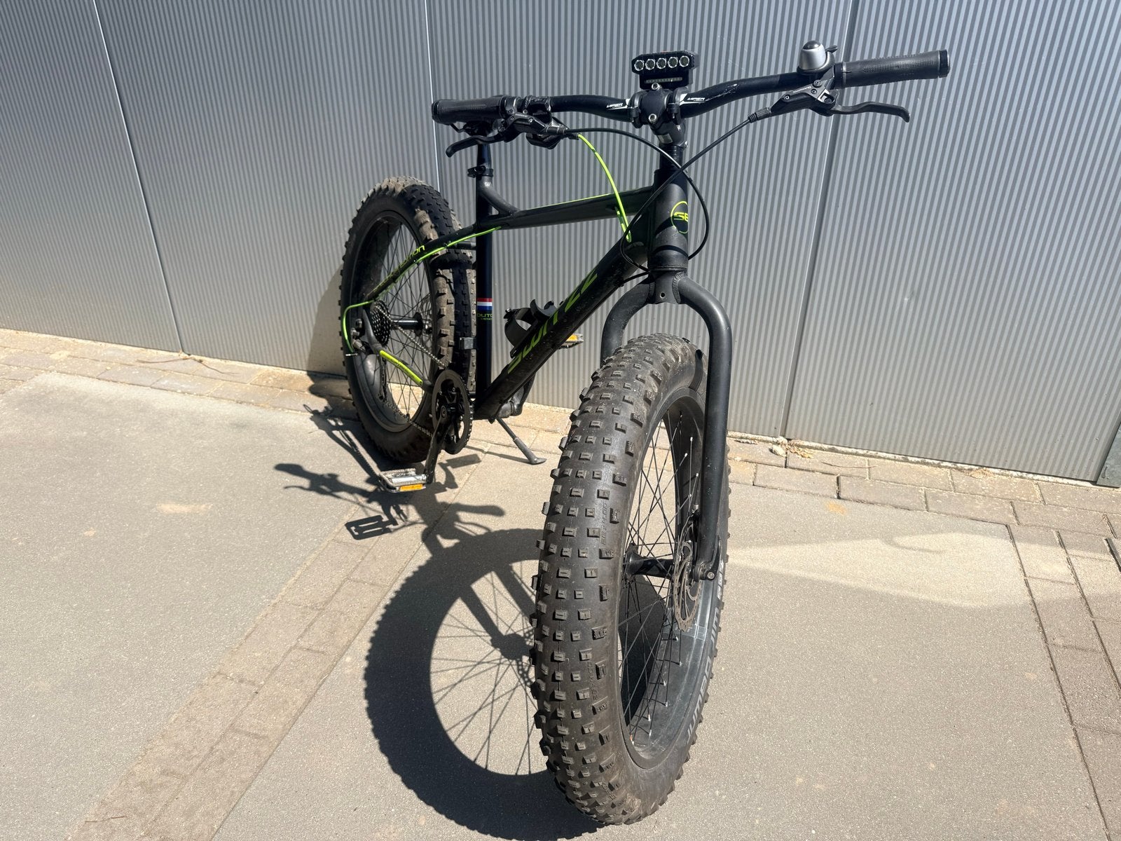 Switzz Fatbike Special Edition - Zwart/Neon Groen, Minder dan 10 versnellingen, Schijfrem, 53 tot 57 cm, Ophalen