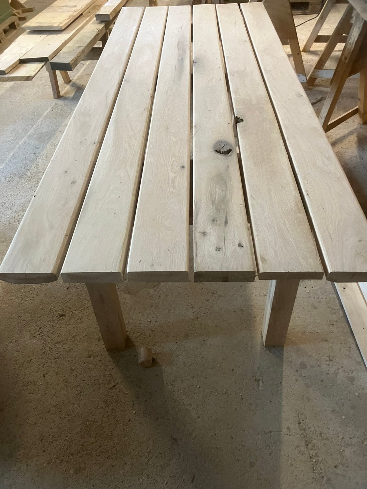 Tuin tafel eiken op voorraad staan 240 x100 cm x 79 hoog, Doe-het-zelf en Verbouw, Hout en Planken, Ophalen, Eiken, Zo goed als nieuw