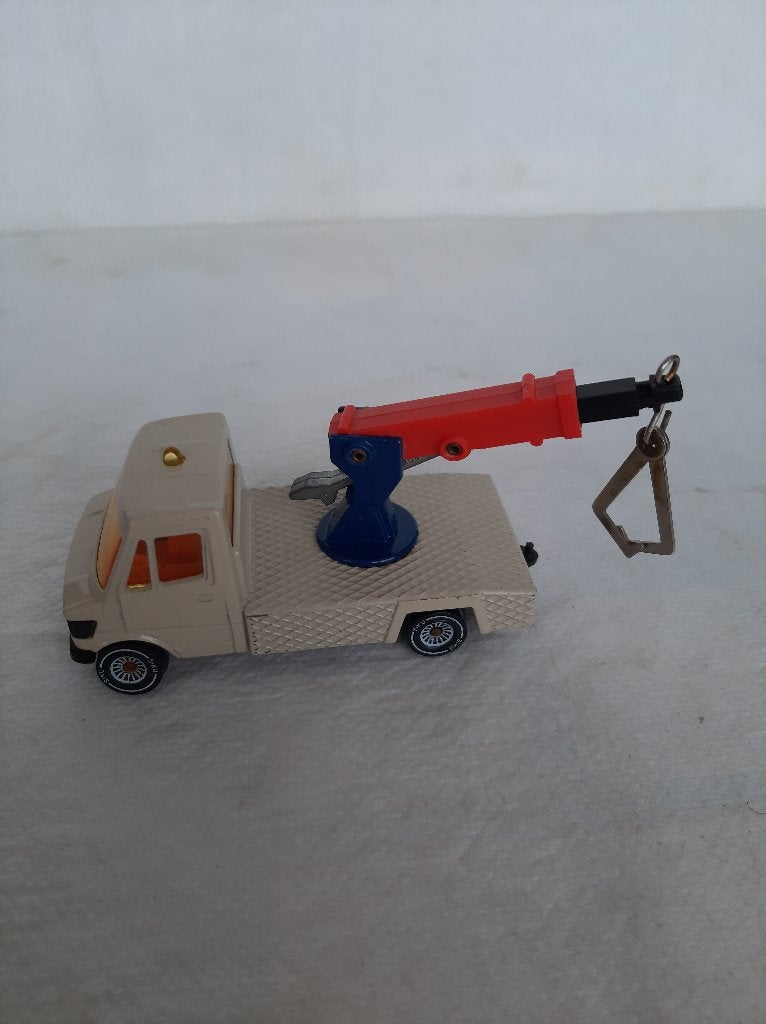 Siku beige Mercedes buizen kraanwagen izgst., Ophalen of Verzenden, Zo goed als nieuw, Bus of Vrachtwagen, SIKU