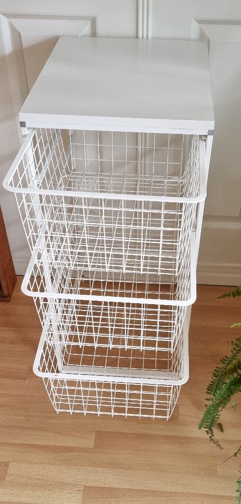 2 Elfa stellingen met elk 3 manden, Ophalen, Zo goed als nieuw