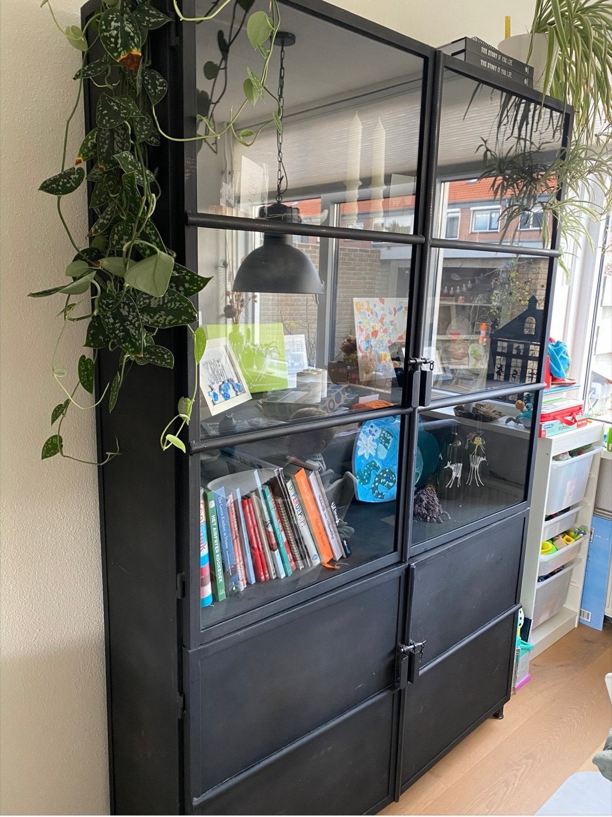 Industriële vitrinekast/boekenkast - Zwart metaal en glas, Ophalen, Gebruikt, 100 tot 150 cm, 200 cm of meer