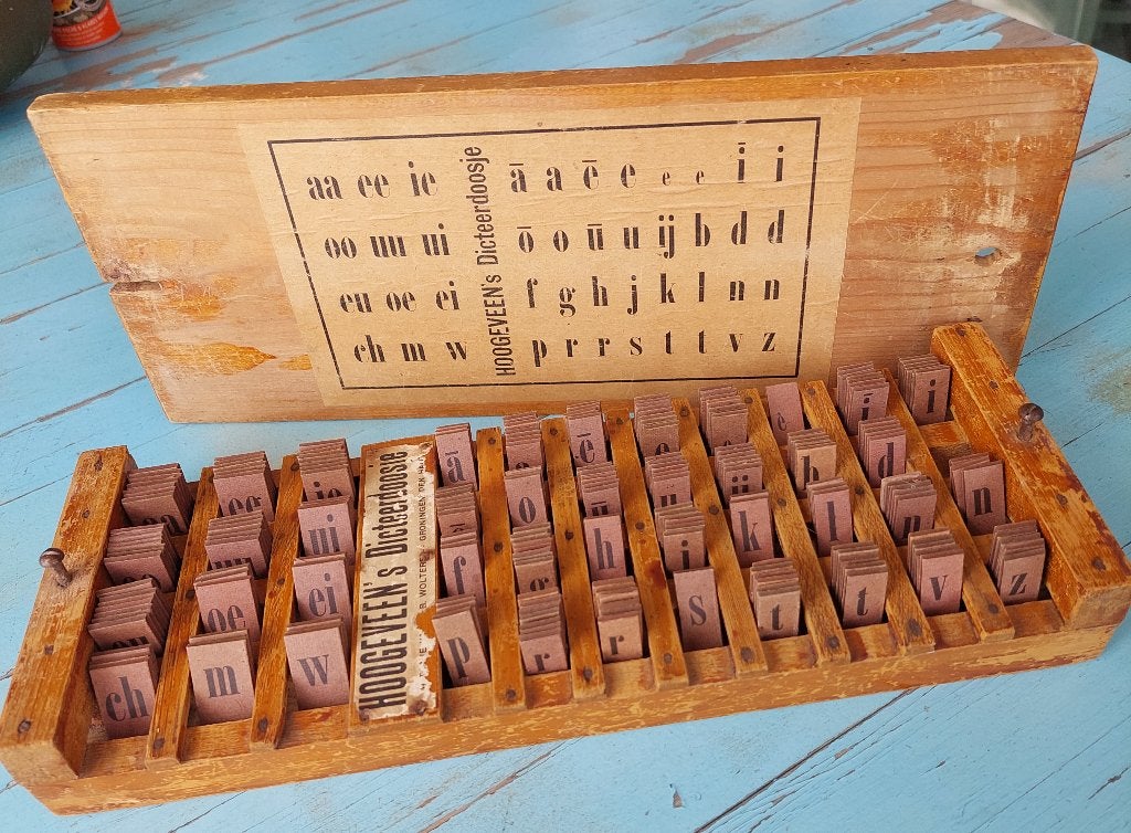 HOOGEVEEN's Dicteerdoosje & Leesplankje, Vintage/Antiek, Ophalen