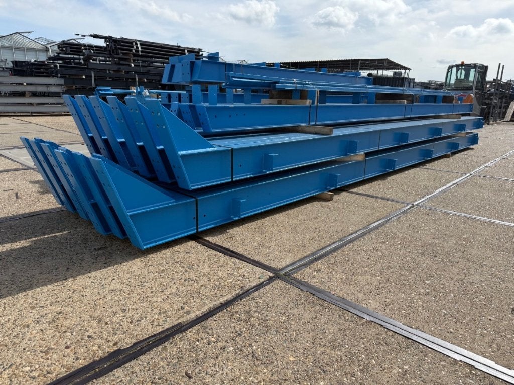 Refurbished staalconstructie 15.00 x 55.00 meter (825m2), Zakelijke goederen, 825 m², Koop, Opslag of Loods