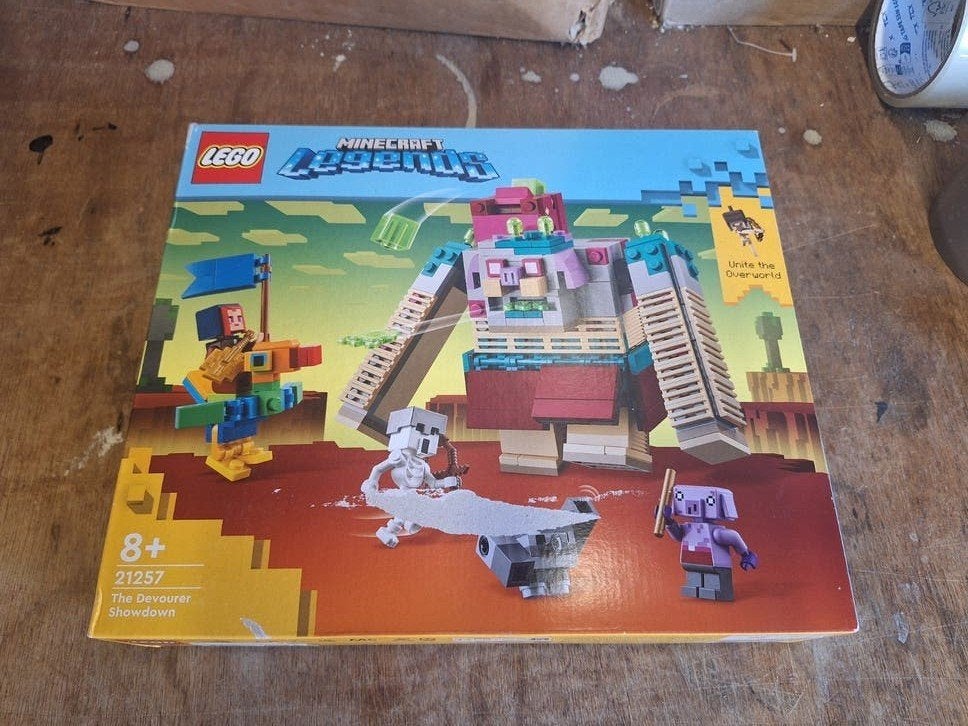 LEGO Minecraft 21257 The Devourer Showdown Nieuw in doos, Minecraft, Lego, Nieuw, Ophalen of Verzenden