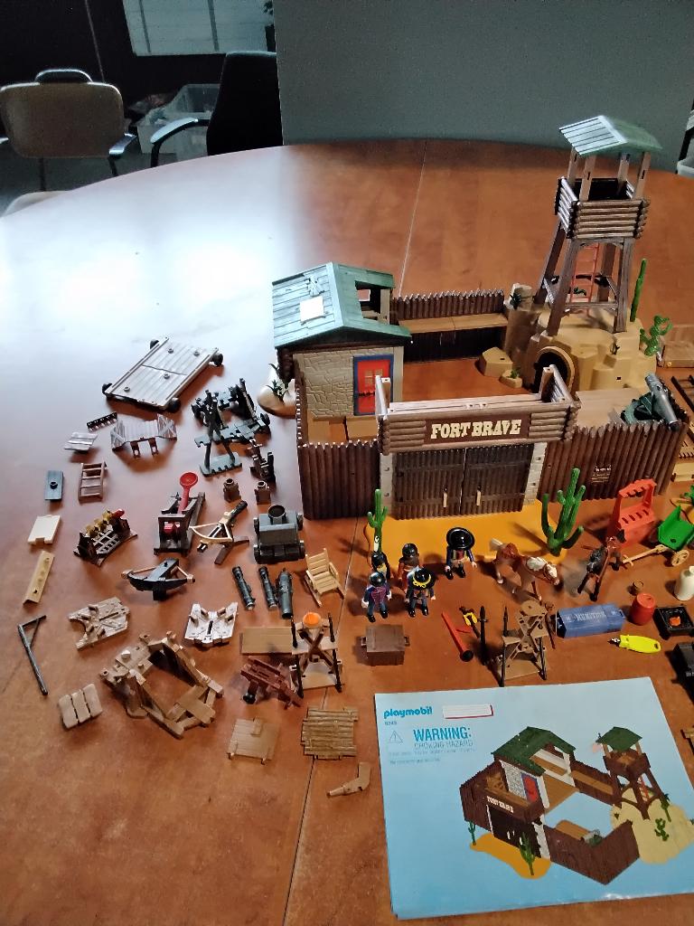 Playmobil Fort Brave Western 5245 + losse playmobil, Kinderen en Baby's, Ophalen of Verzenden, Gebruikt
