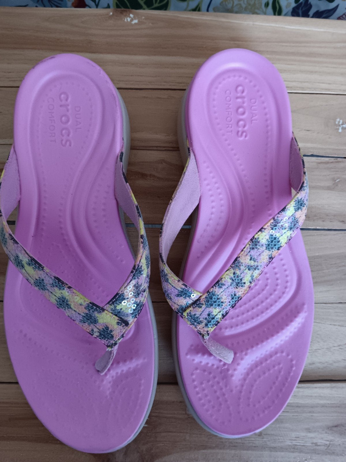 Roze Crocs slippers / teenslippers maat 38, Slippers, Ophalen of Verzenden, Zo goed als nieuw, Crocs