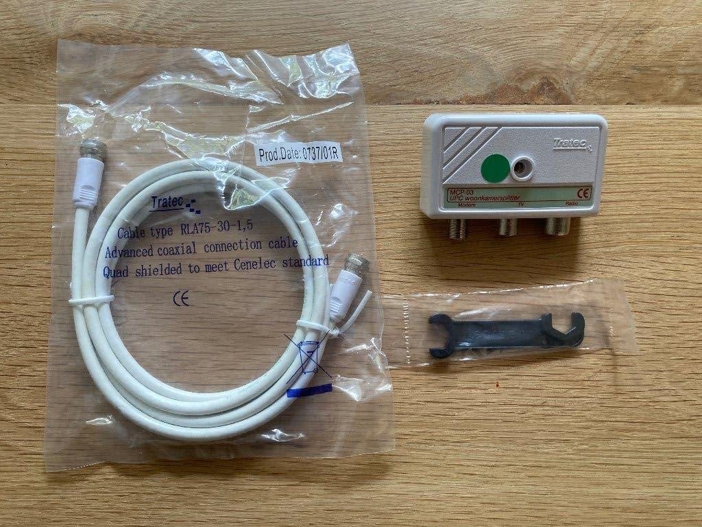 MCP-03 woonkamersplitter + kabel, Ophalen of Verzenden, Nieuw, Minder dan 2 meter, Coaxiale kabel