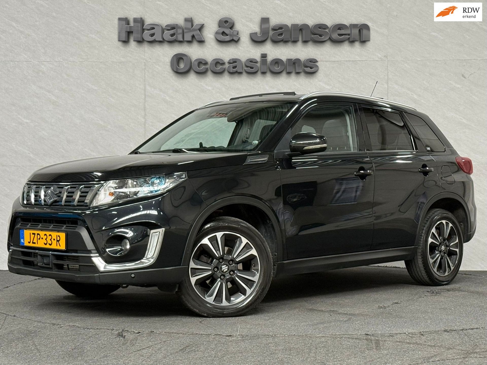 Suzuki Vitara 1.0 Boosterjet Adventure Pano Leder Camera, Voorwielaandrijving, Gebruikt, Zwart, 400 kg