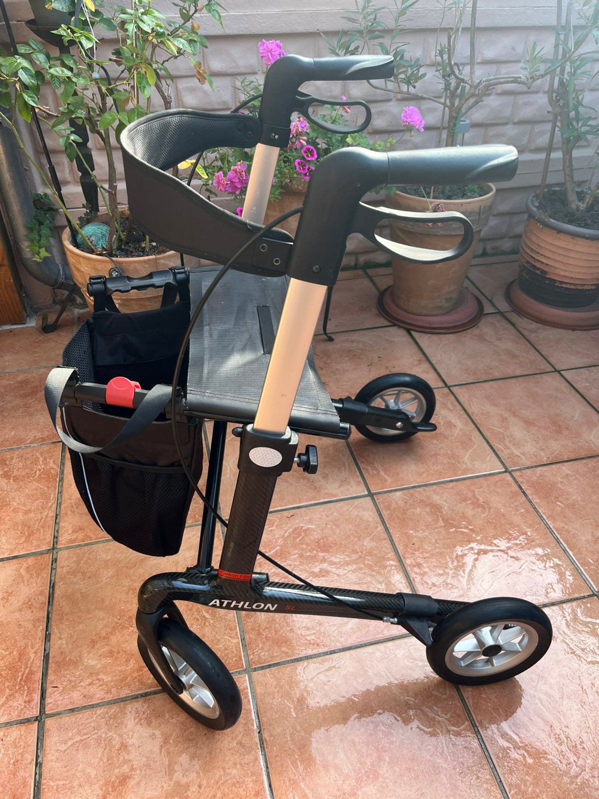 CARBON FIBER ROLLATOR heel licht 5.1Kg so goed sls Nieuw, Diversen, Ophalen, Zo goed als nieuw