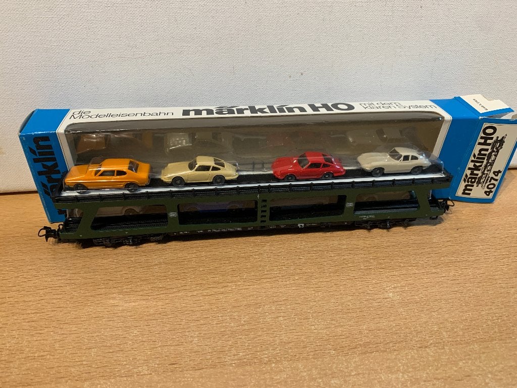 Märklin 4074 autotransport-wagon DB, Wisselstroom, Wagon, Ophalen of Verzenden, Zo goed als nieuw