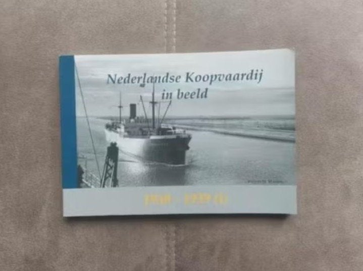 Nederlandse Koopvaardij in beeld 1930-1939(1) W.H. Mooijen, Verzamelen, Scheepvaart, Ophalen of Verzenden, Zo goed als nieuw, Boek of Tijdschrift