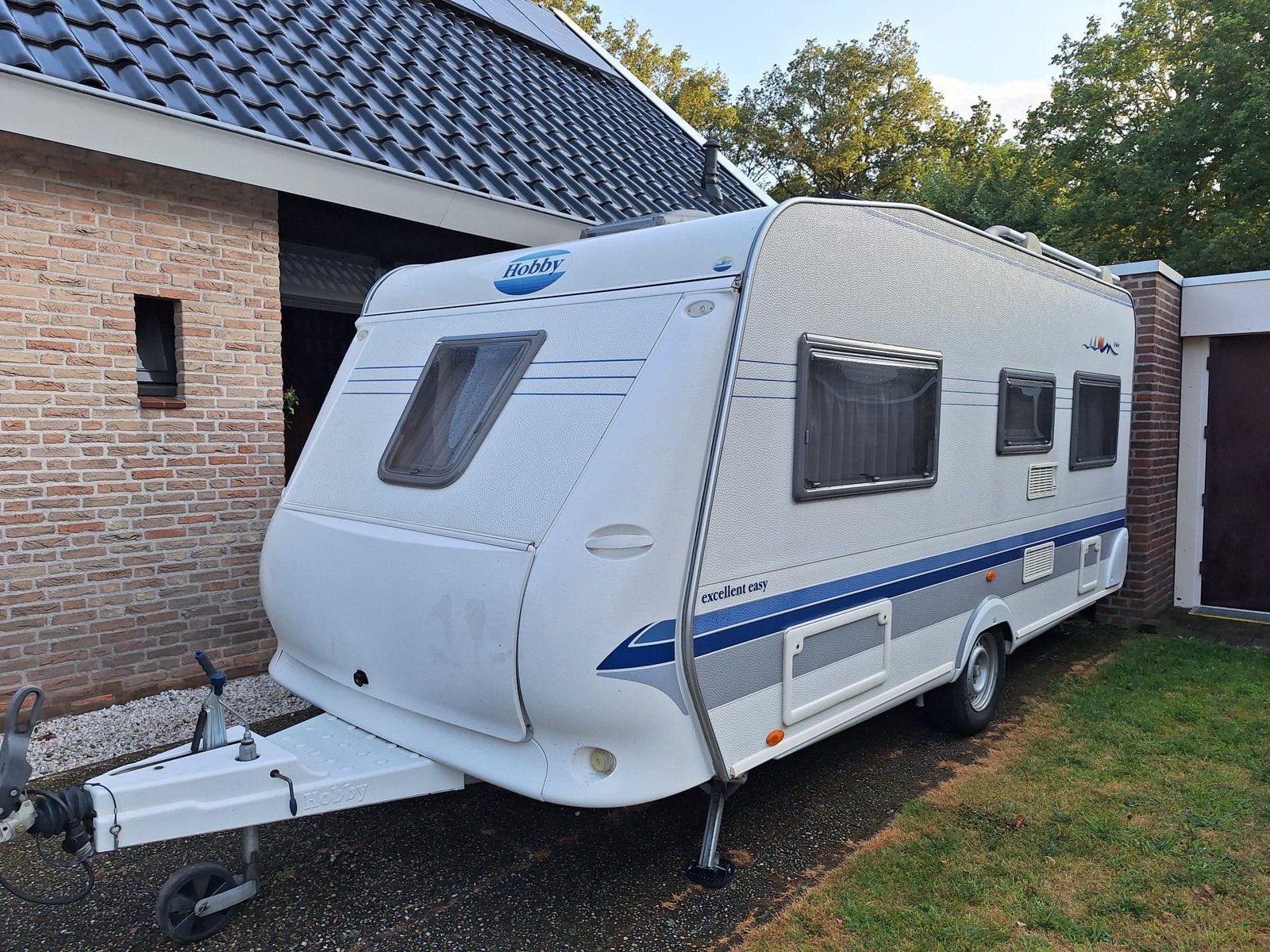 Prachtige Hobby 460 Ufe Excellent Easy met voortent, Rondzit, Hobby, Frans bed, Particulier