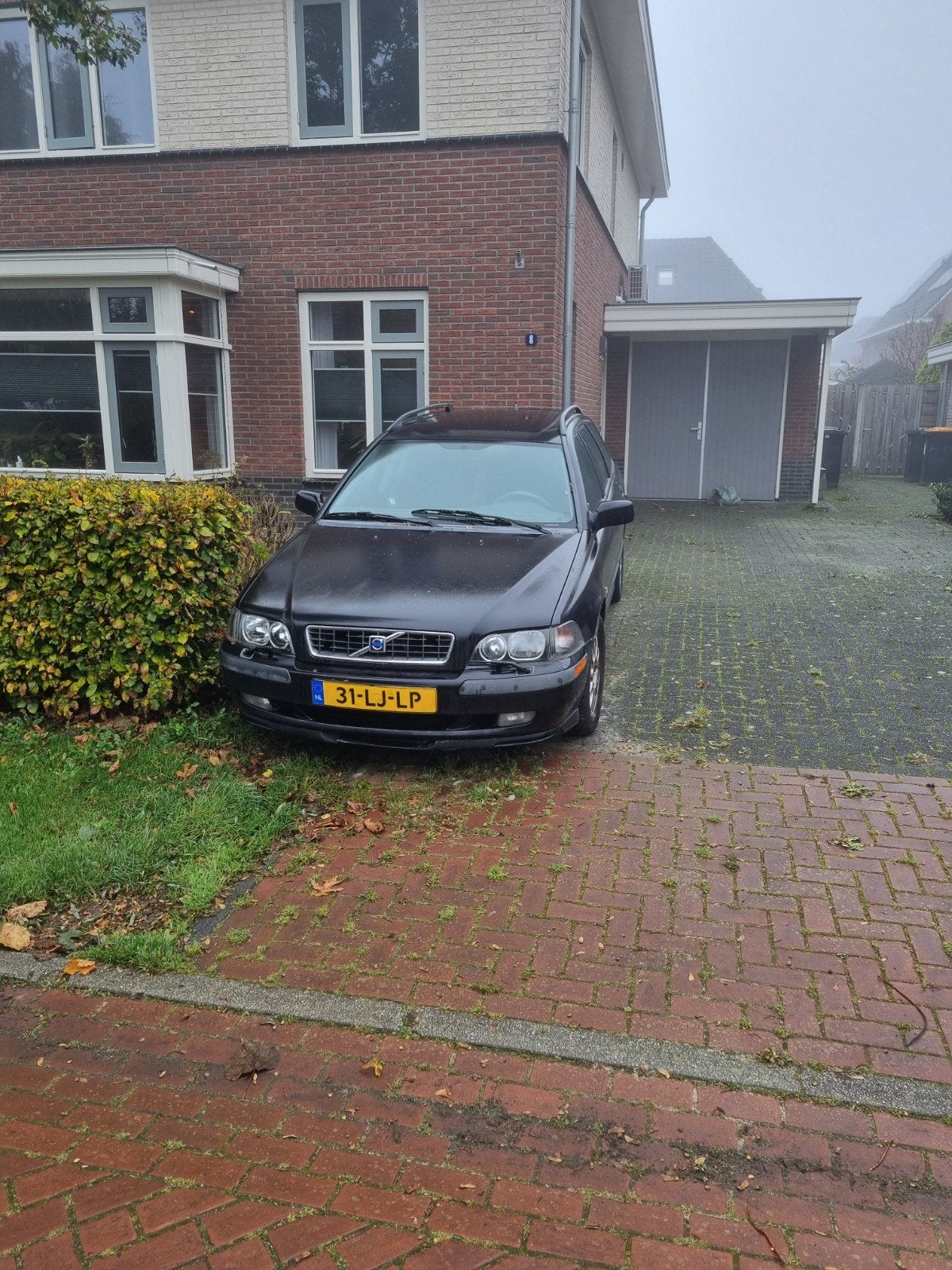 Volvo V40 1.8 2003 Zwart, 4 cilinders, Handgeschakeld, 1783 cc, Particulier