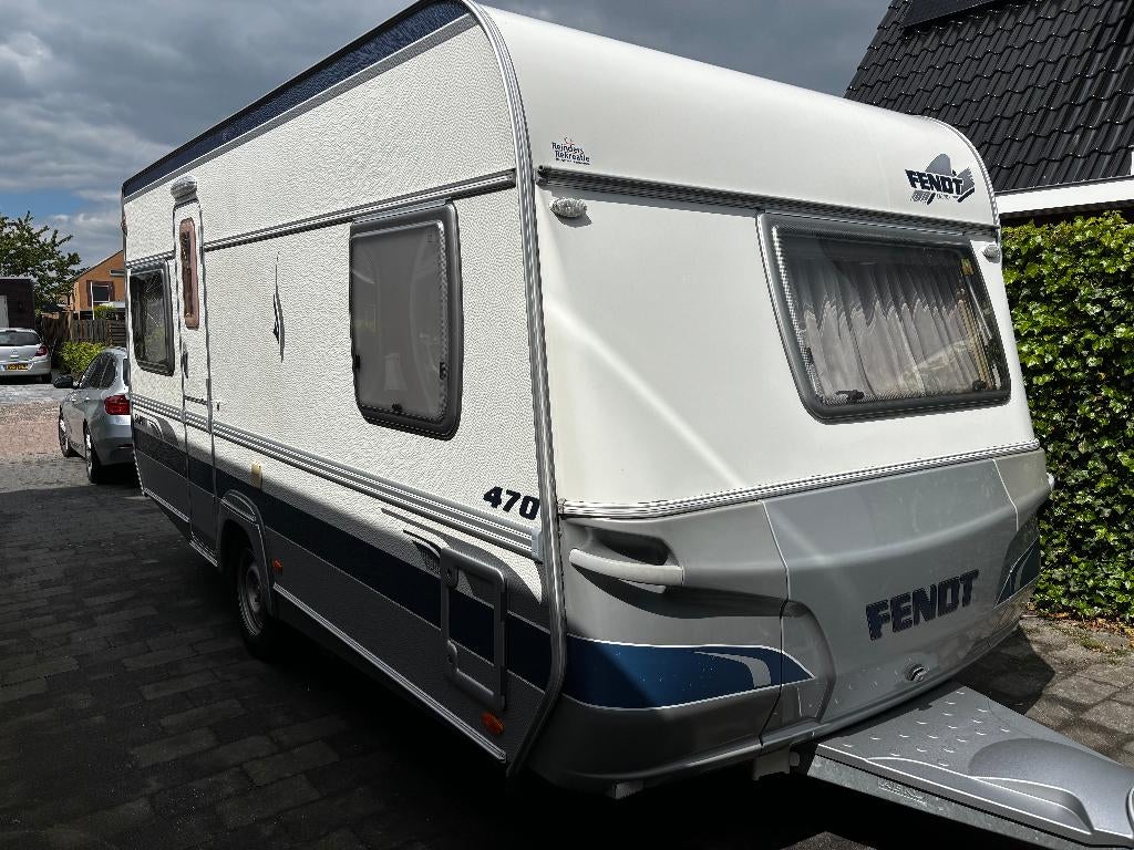 FENDT Saphir 470 - 2006 - Voortent - Luifel - Mover, Caravans en Kamperen, Kachel, Rondzit, Particulier, Vast bed