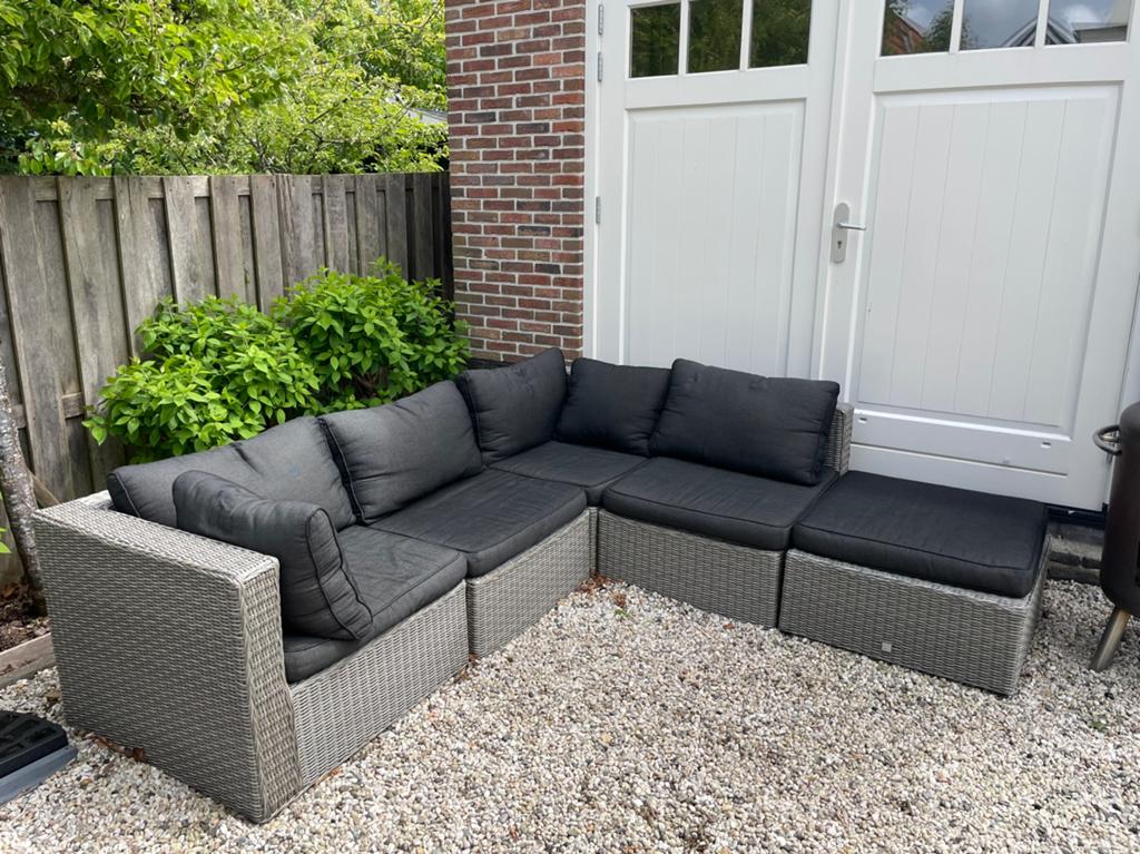 Wicker loungeset hoekopstelling met kussens en 2 hockers, Tuin en Terras, Tuinsets en Loungesets, Ophalen, 4 zitplaatsen, Gebruikt