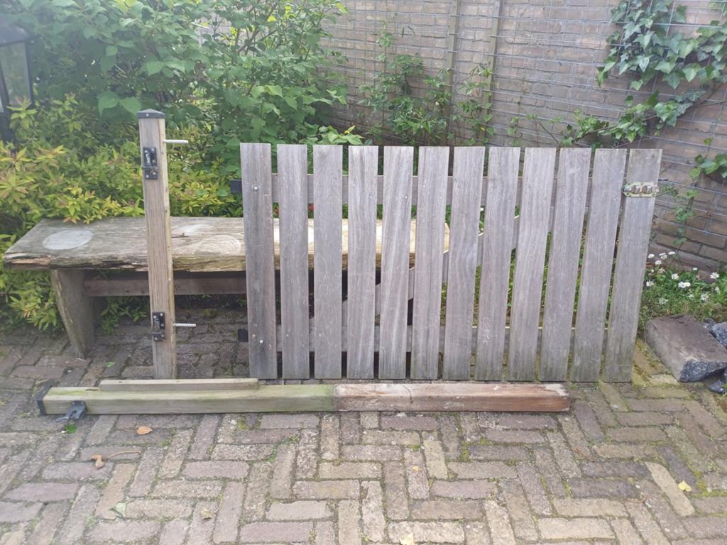 Houten tuinhek met palen - 142cm breed, palen 6.5cm, Tuin en Terras, Tuinhekken en Hekwerk, Ophalen, Gebruikt, Hout, Tuinhek