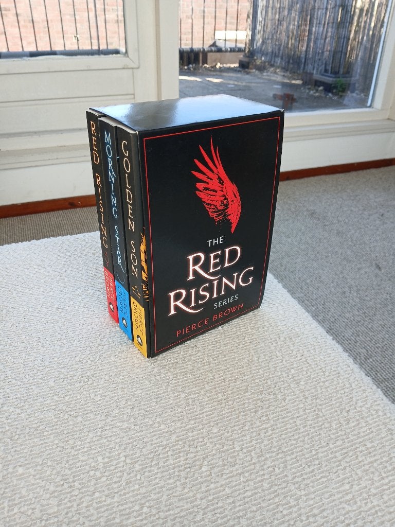 Red Rising Boxset, Ophalen of Verzenden, Zo goed als nieuw, Pierce brown