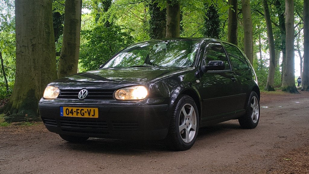 Volkswagen Golf 4  1.6, Auto's, Volkswagen, Particulier, Golf, Benzine, Hatchback, Handgeschakeld, Origineel Nederlands, Zwart
