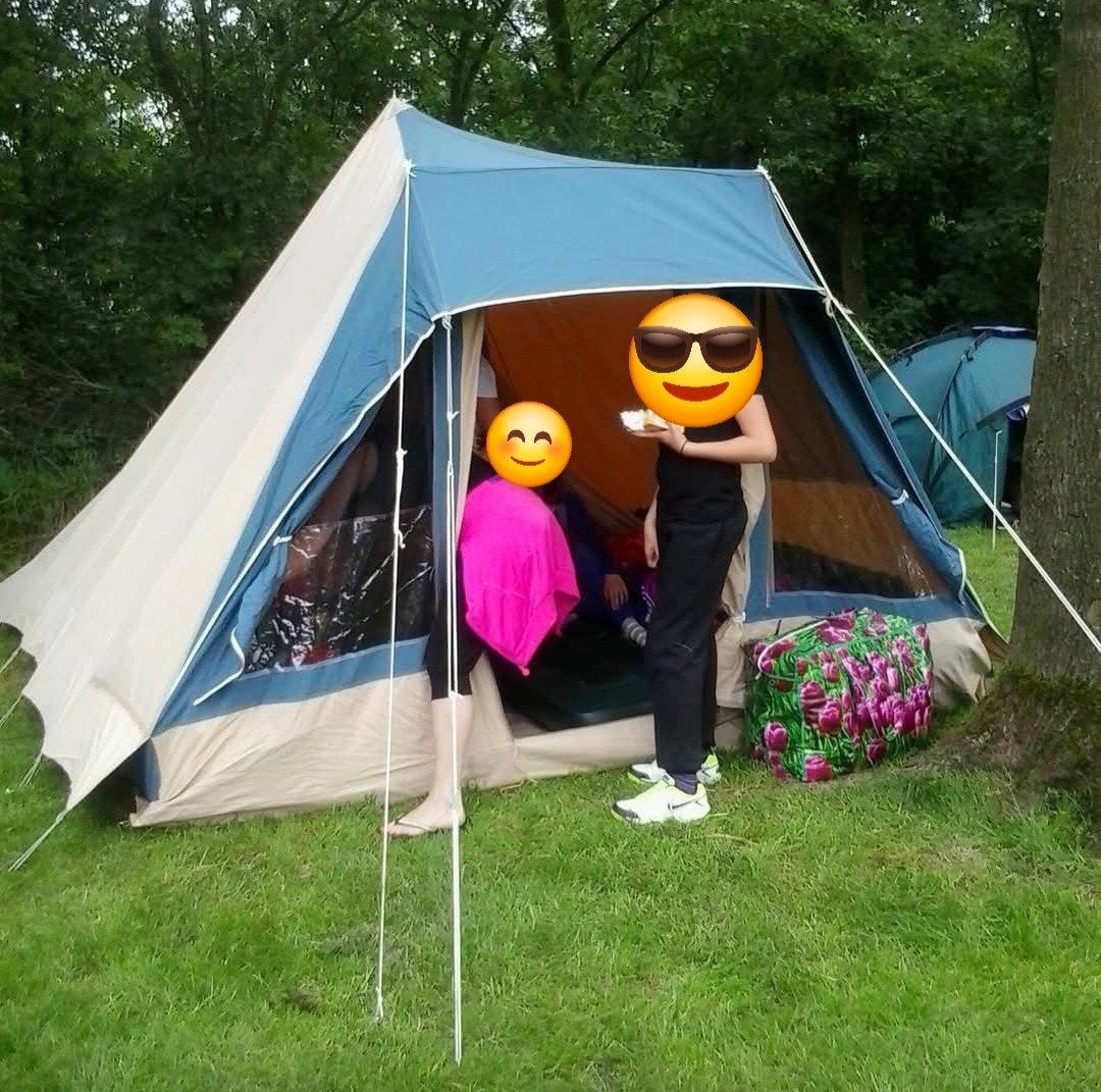 Mooie Adelaar tent - ruime 4-persoons, compleet, Ophalen of Verzenden, Zo goed als nieuw, Tot en met 4