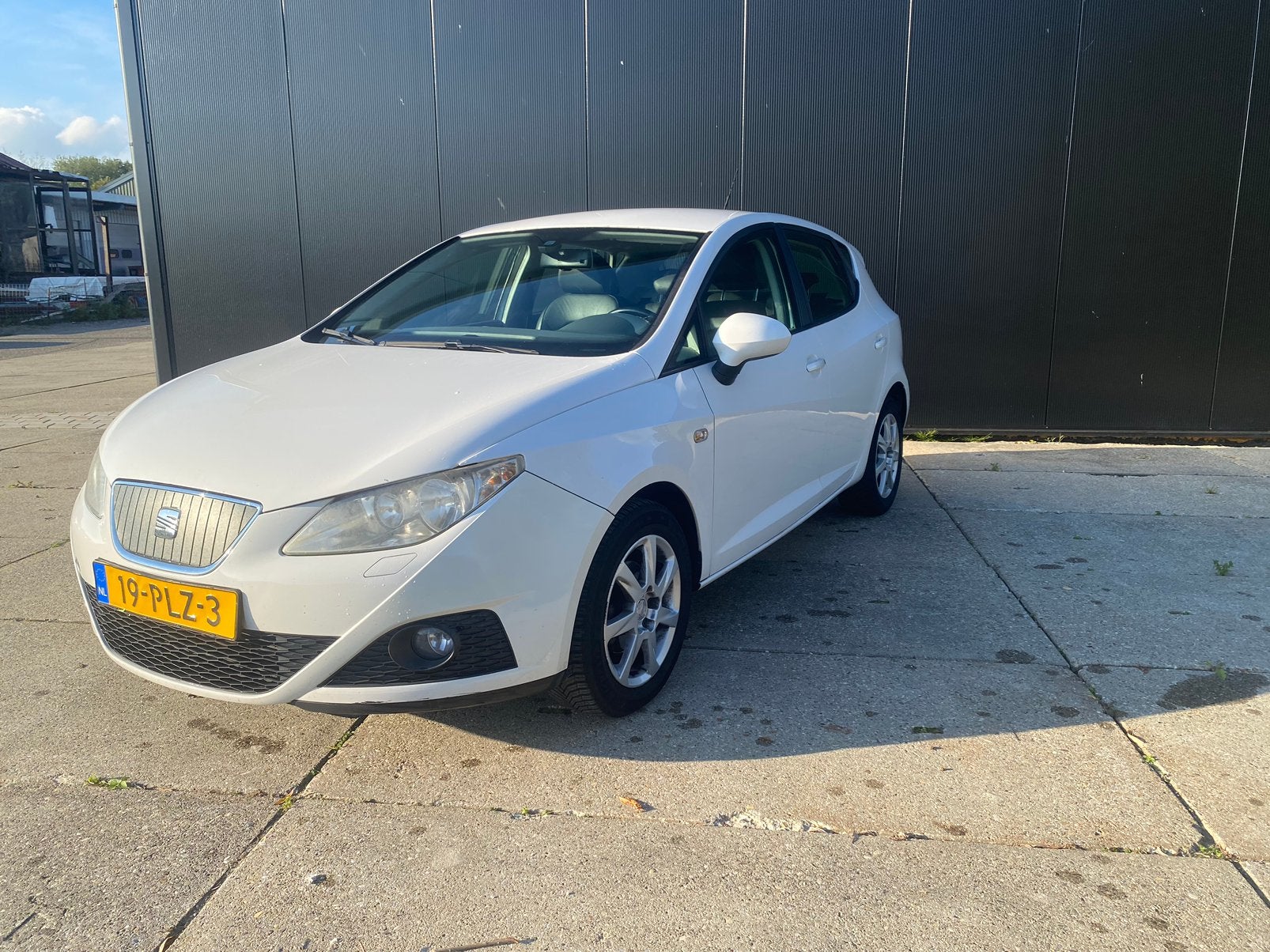 Seat Ibiza 1.2 TDI 55KW Ecomotive 2011 Wit 5-drs, Auto's, Voorwielaandrijving, 74 pk, Zwart, 1199 cc