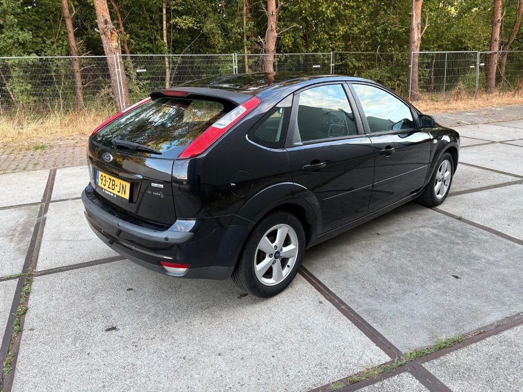 Ford Focus 1.8 16V 92KW 5D 2007 FlexiFuel, Auto's, Ford, 4 cilinders, 1219 kg, Zwart, 1200 kg