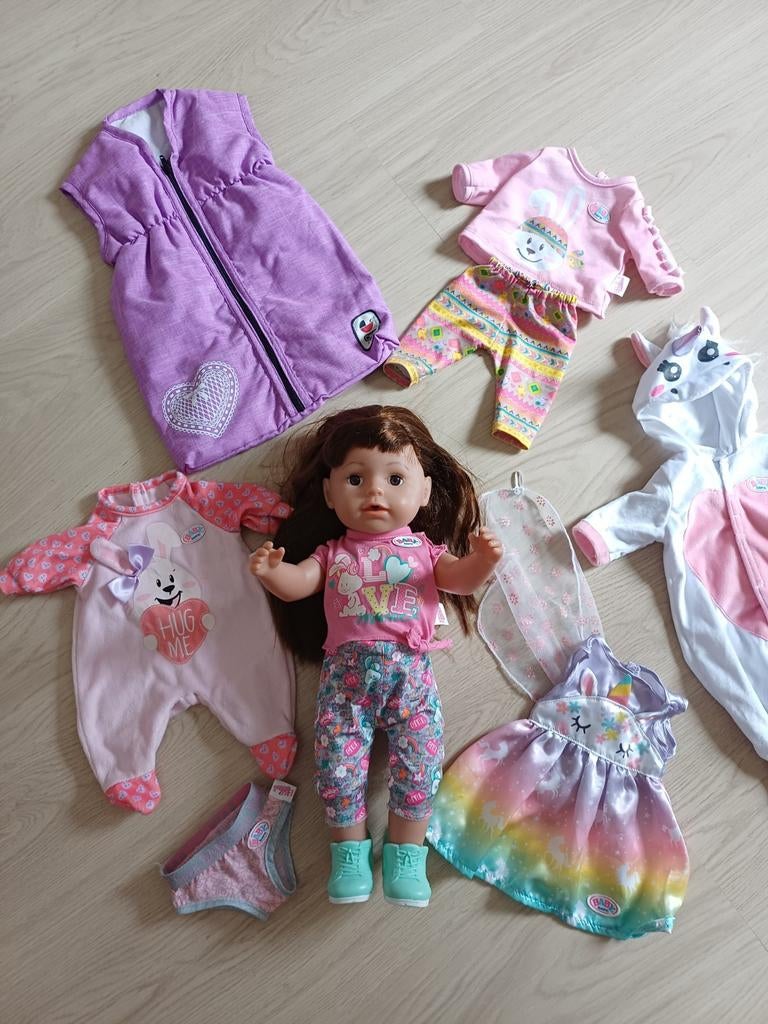Baby Born pop met veel kleding, Ophalen, Zo goed als nieuw, Babypop