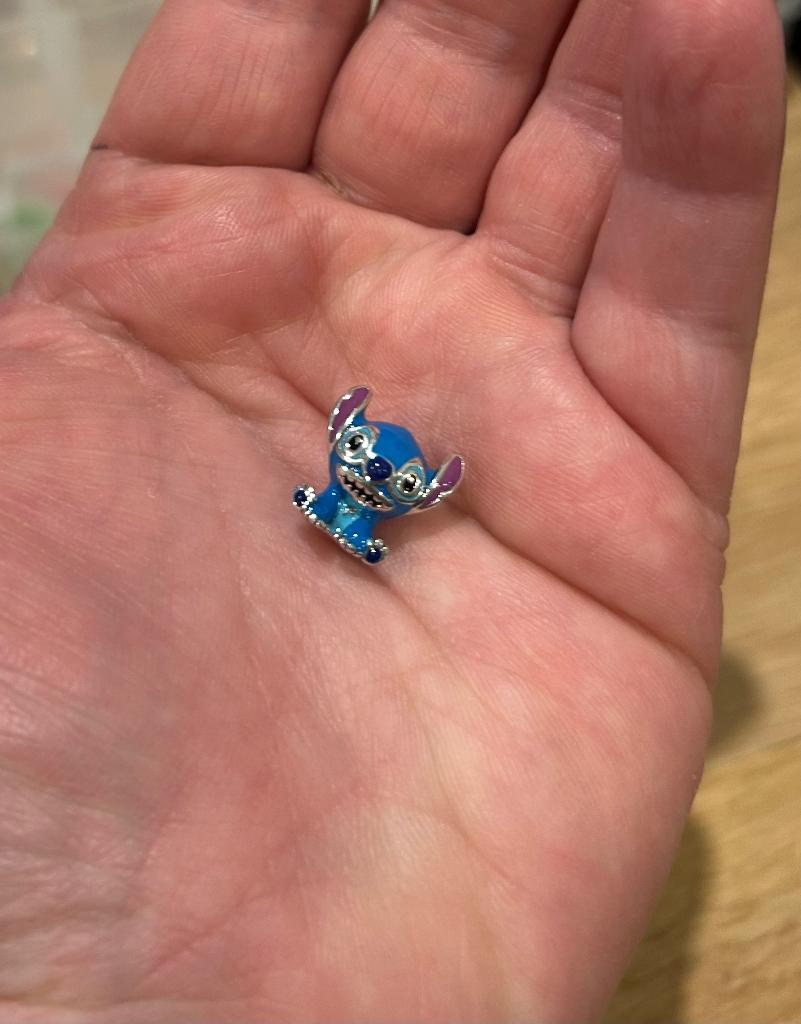 Stitch bedel Blauw, Overige merken, Nieuw, Ophalen of Verzenden, 1 bedel