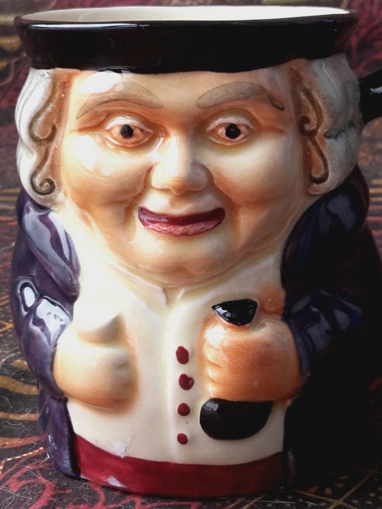Oude vintage Staffordshire Toby jug uit Engeland 9,8 cm., Ophalen of Verzenden