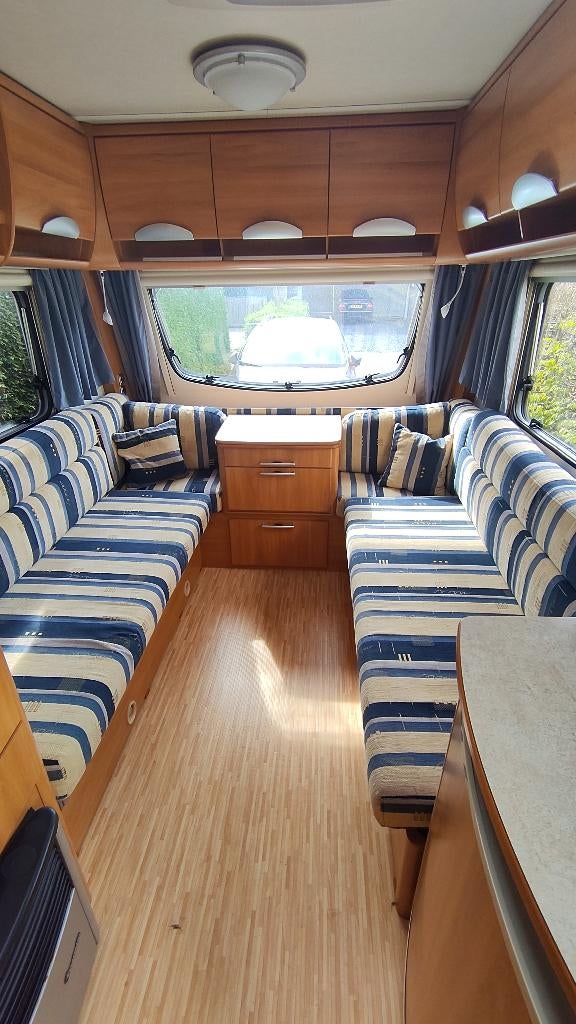 Hymer Eriba Nova 390 Caravan, Caravans en Kamperen, Caravans, Rondzit, Tot en met 2, Particulier, 4 tot 5 meter