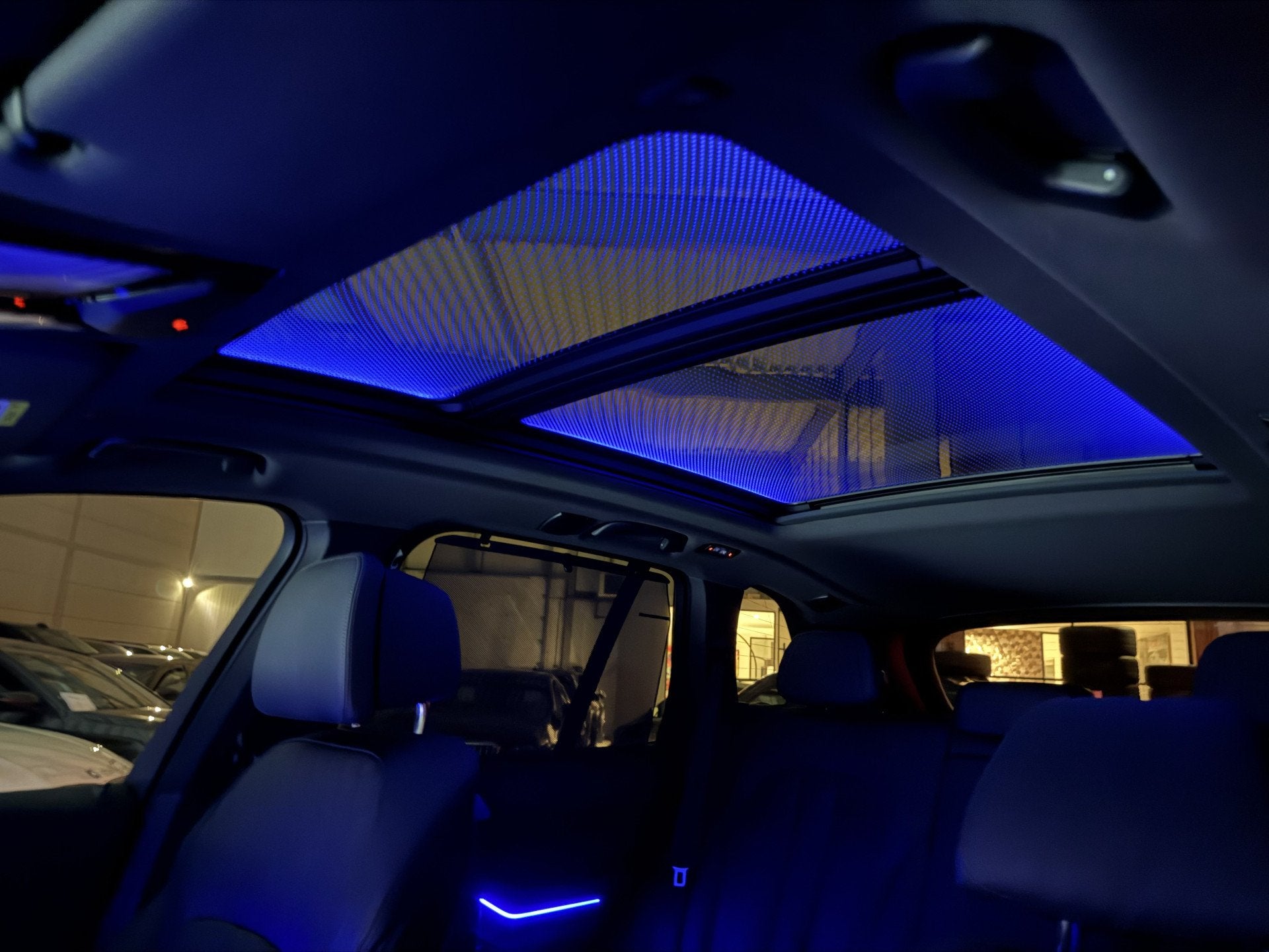 BMW X5 xDrive50e M-Sport SKYSCRAPER/PANO-SKY LOUNGE/TREKHAAK, Auto's, Automaat, Dealer onderhouden, Gebruikt, 2395 kg