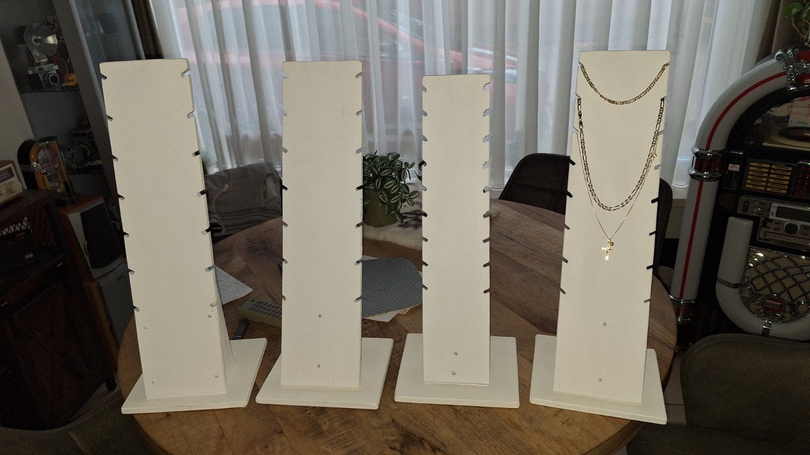juwel ketting en of armbanden standaard, Ophalen of Verzenden, Zo goed als nieuw, Wit, Overige materialen