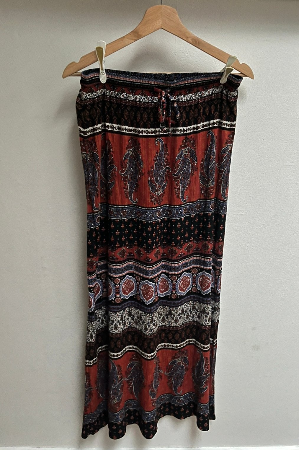 Lange zomer rok New Look, Ophalen, Zo goed als nieuw, Onder de knie