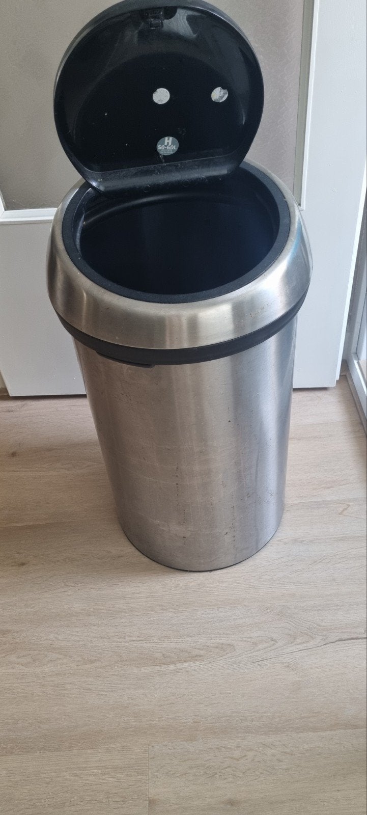 Afvalbak
Merk: Brabantia
RVS
Inhoud: 40 - 50 liter
Hoogte: 7, 40 liter of meer, Ophalen, Rvs