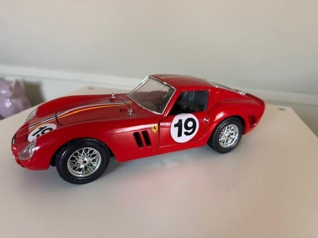Ferrari GTO 1962 1:18 Bburago Made in Italy Racevers, Ophalen of Verzenden, Zo goed als nieuw, Auto, Bburago