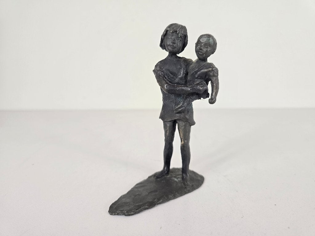 Beeld 'Zorgzaam' of 'Moeder met kind' Corry Ammerlaan, Ophalen of Verzenden