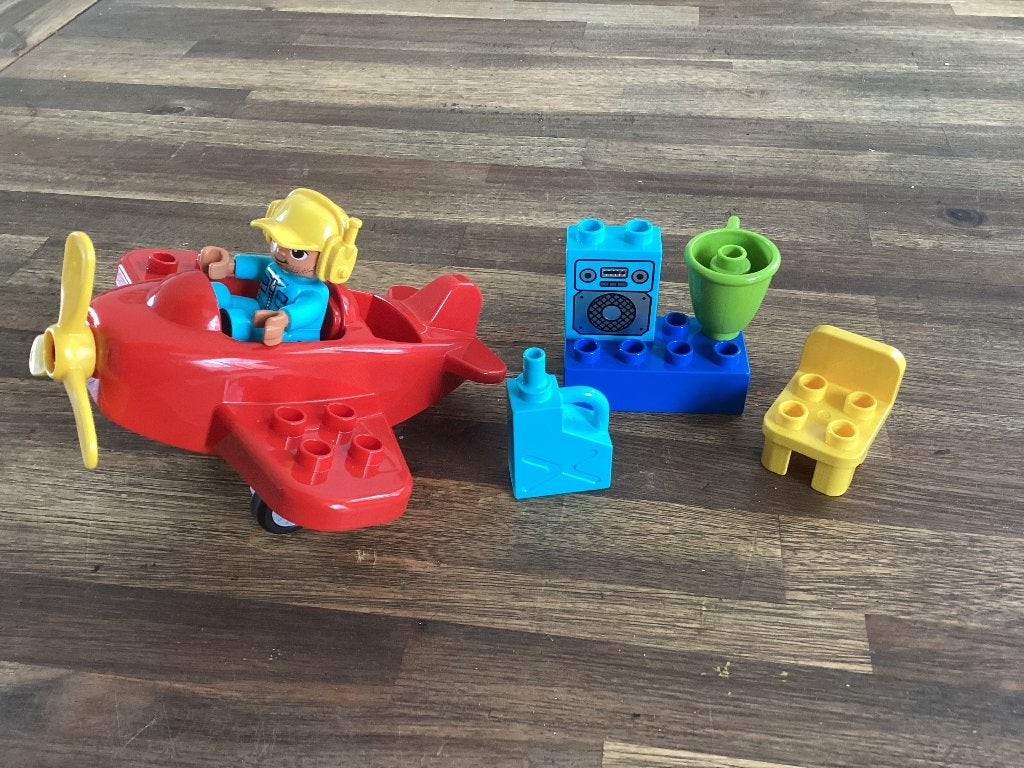 Duplo vliegtuig set, Kinderen en Baby's, Speelgoed | Duplo en Lego, Ophalen of Verzenden, Zo goed als nieuw, Duplo