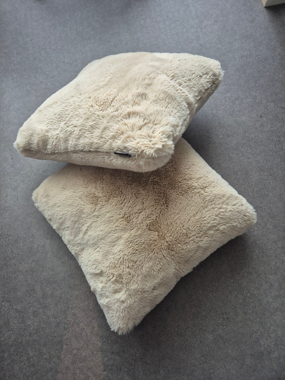 Mooie By Boo kussens met rits 60x60, zo goed als nieuw, Overige merken, Beige, Vierkant, Zo goed als nieuw