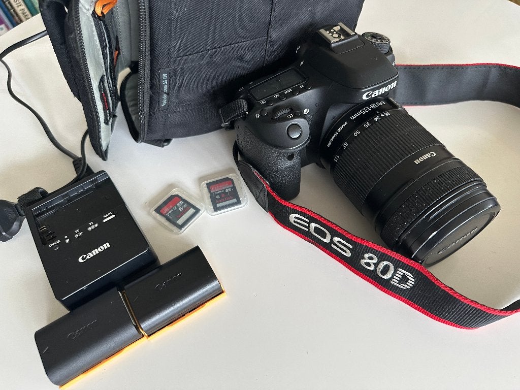 Complete Canon 80D spiegelreflexcamera met 18-135mm lens, Audio, Tv en Foto, Ophalen, Spiegelreflex, Canon, Zo goed als nieuw