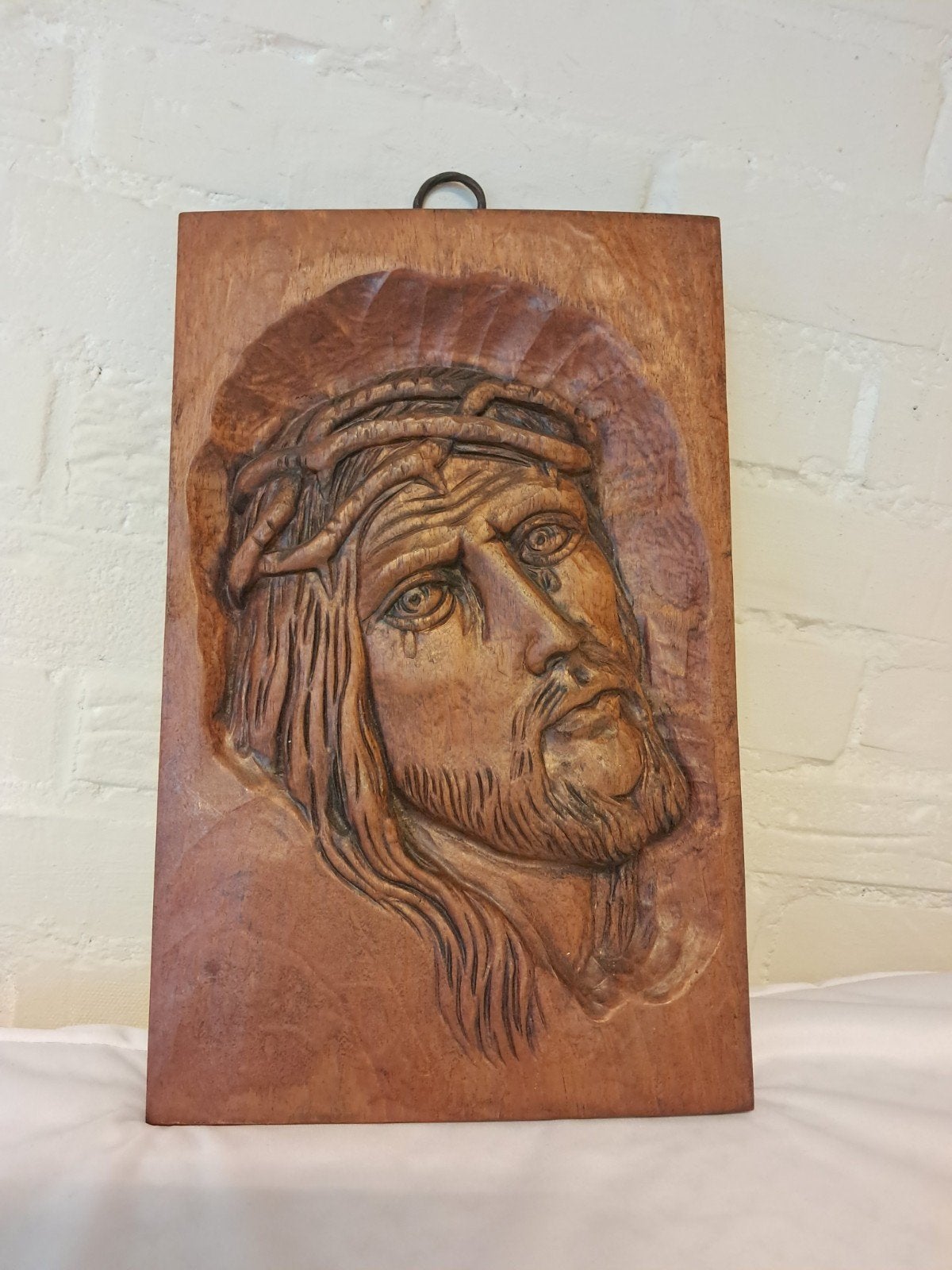 Mooi houtsnijwerk om op te hangen 30,5 x 19 cm, Antiek en Kunst, Ophalen, Houtsnijwerk, Hout, Bruin